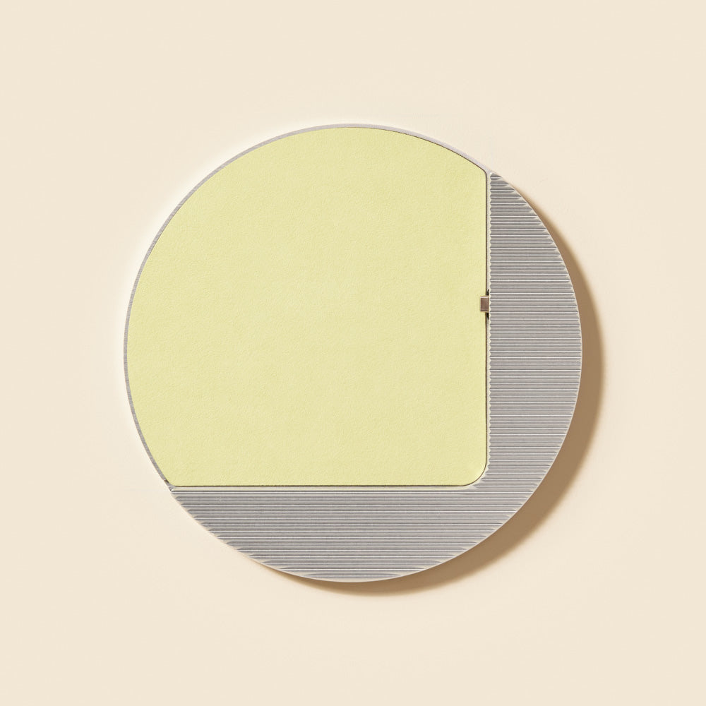 Moonlight a wall mount for iPad with permanent charging