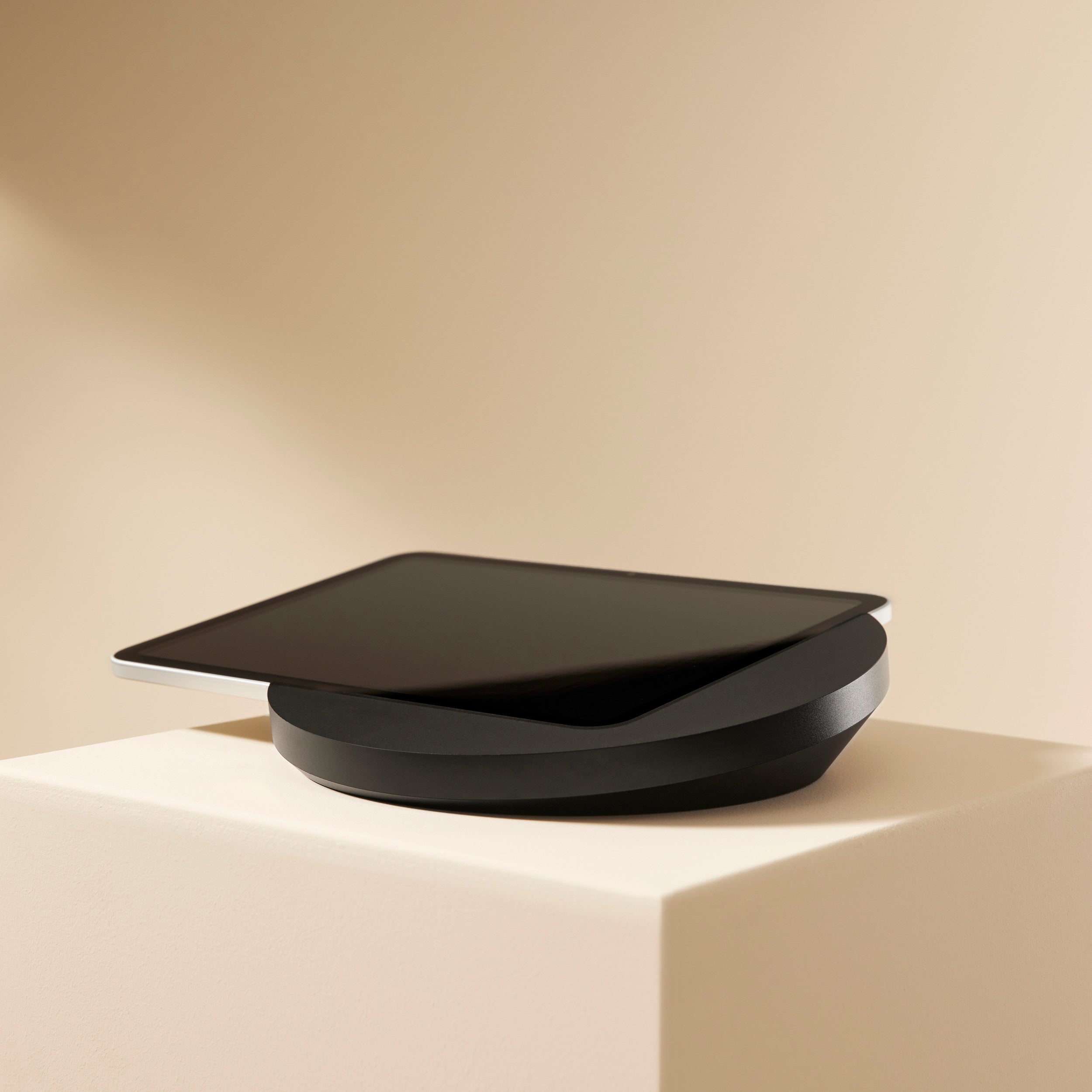 Sunset Desk Console for iPad black anodised