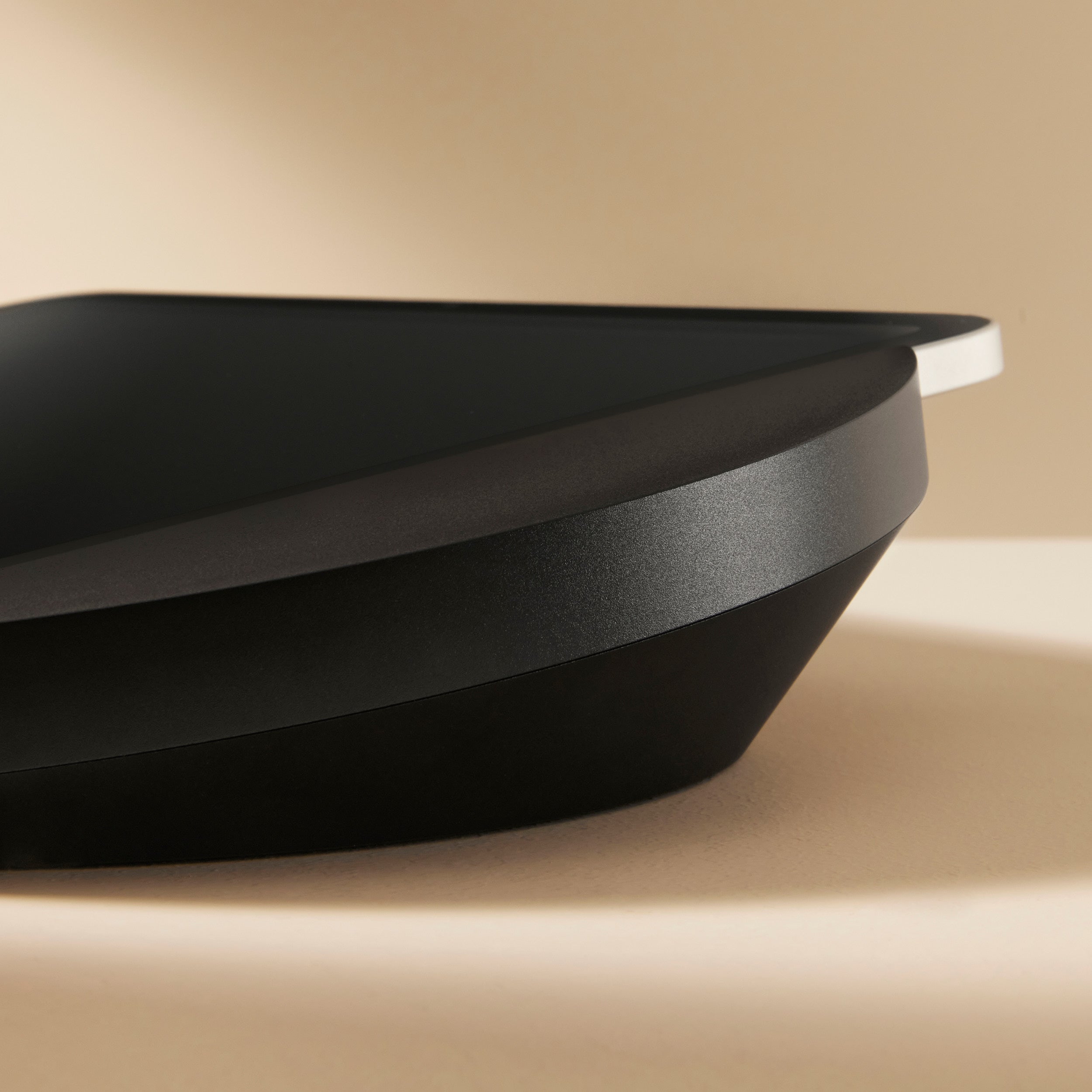 Sunset Desk Console for iPad with round shape casing flush with the iPad