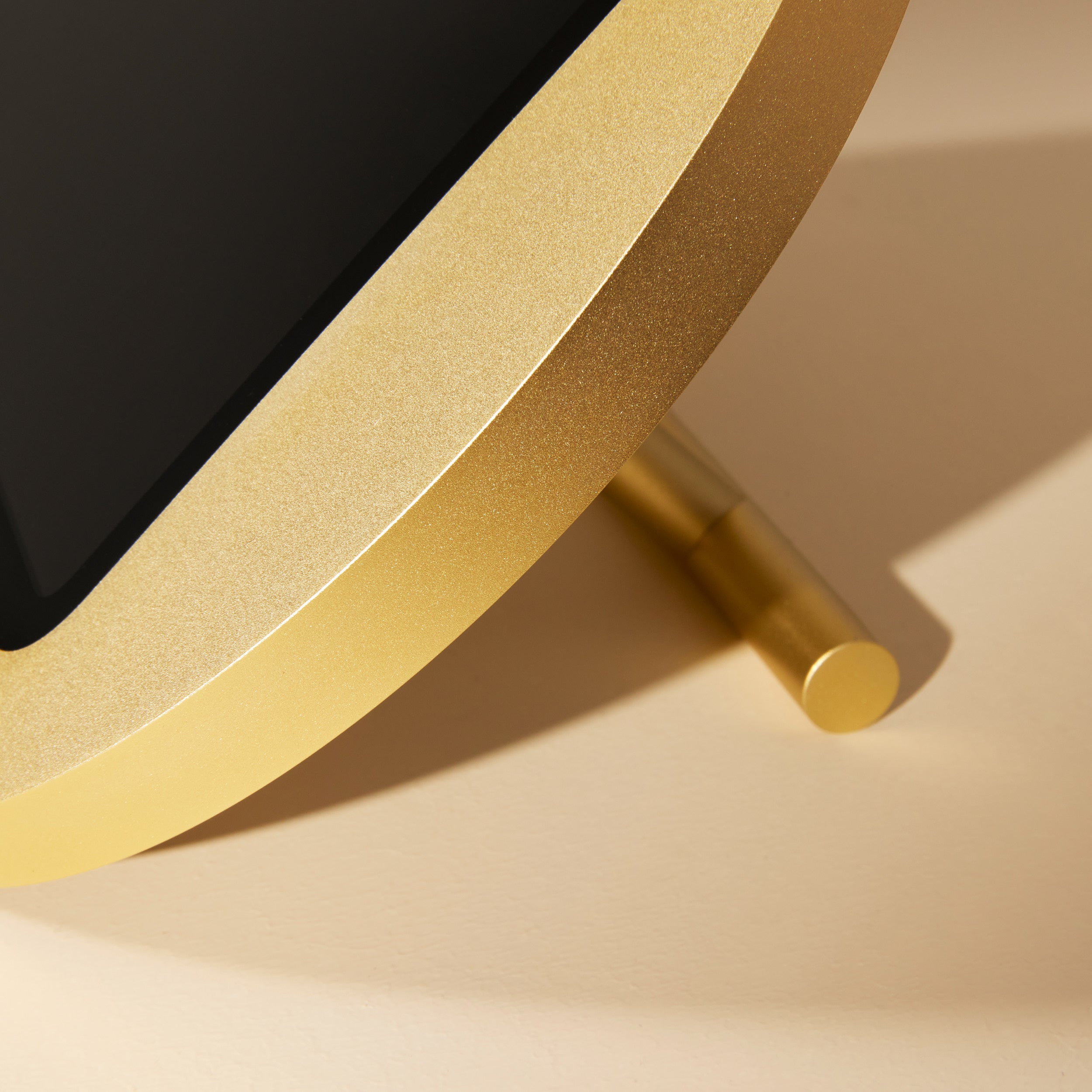 Sunset Stand for iPad with stable base with non-slip surface