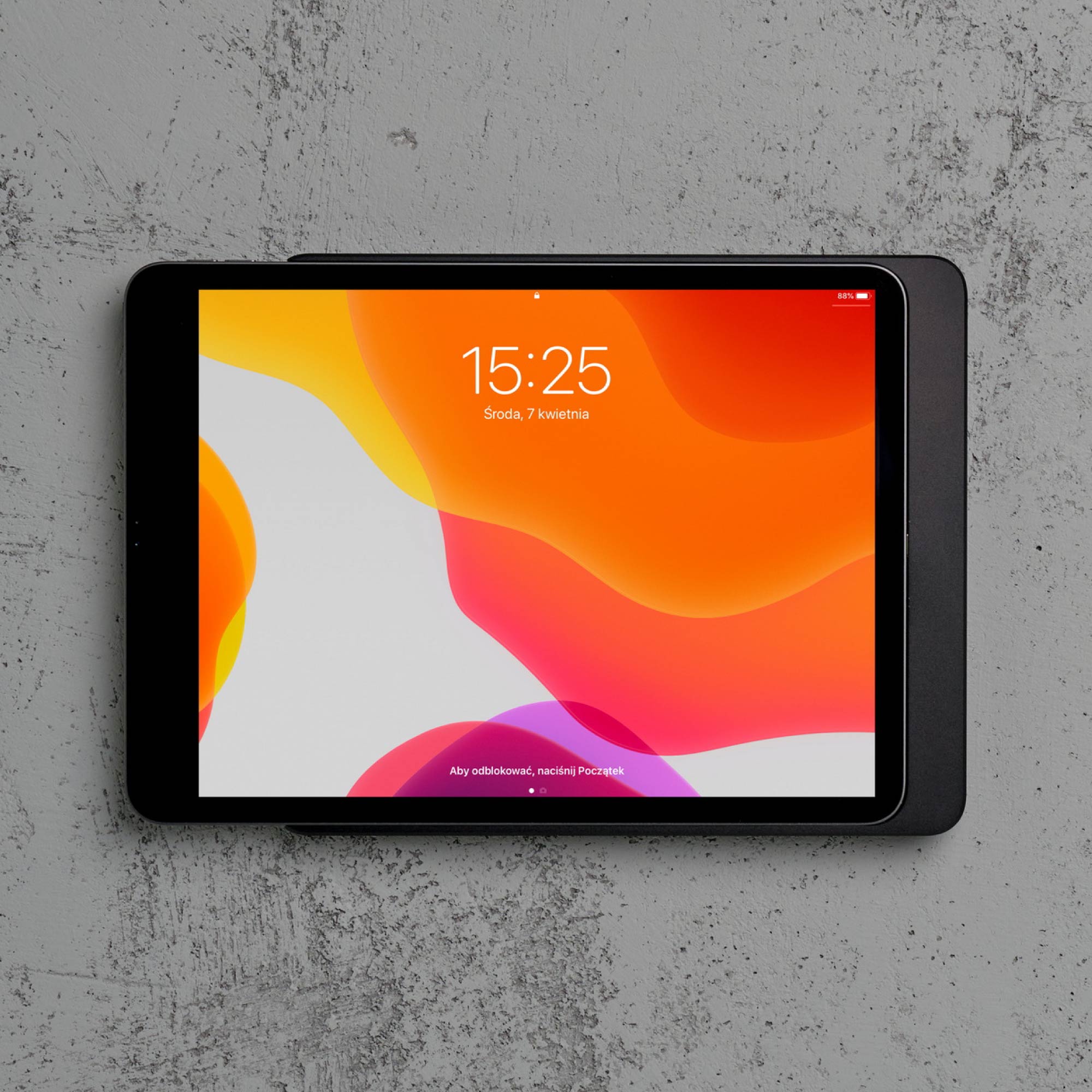 Dame Wall Home for iPad Pro